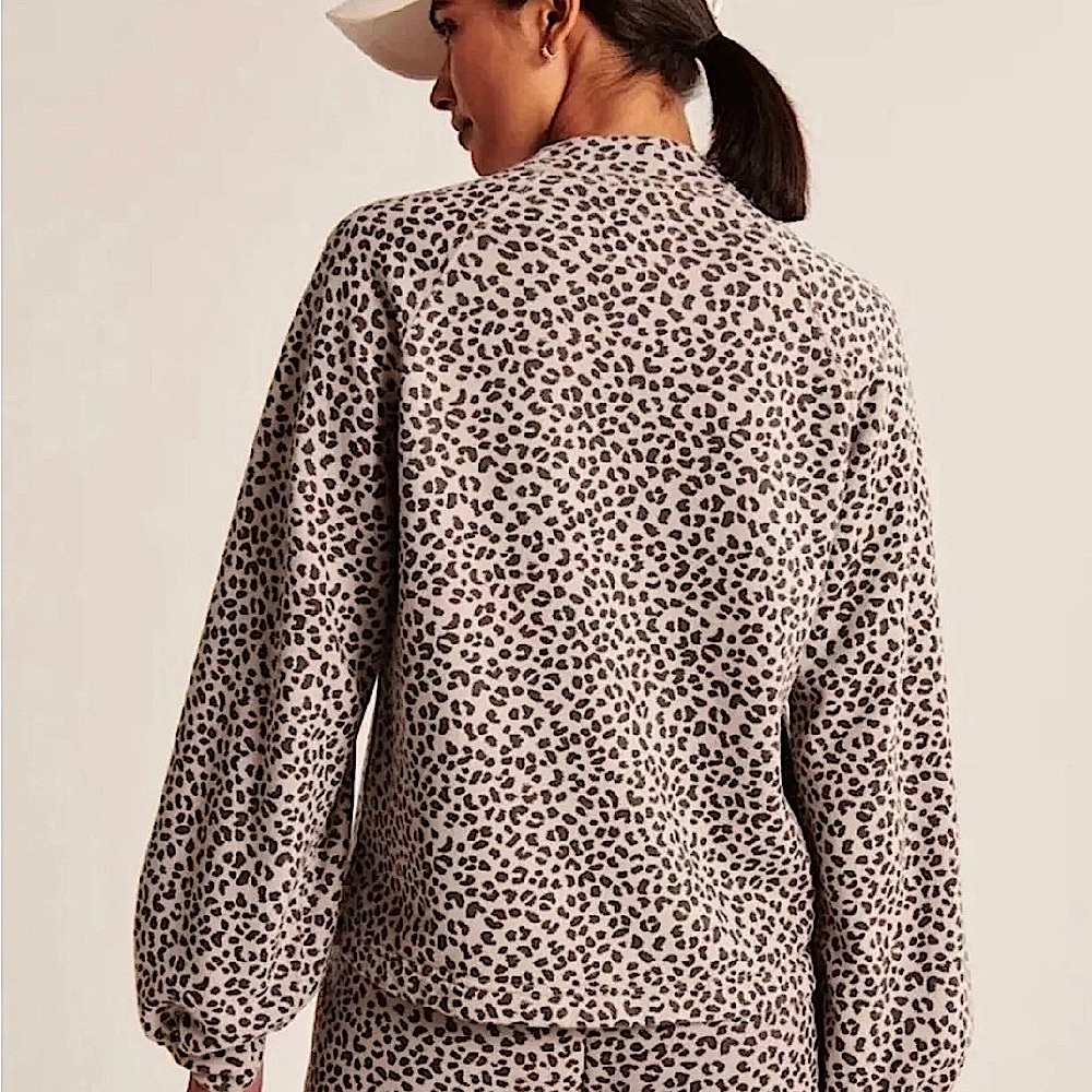 Abercrombie and Fitch Leopard Mock Neck Sweater Super Soft - Picture 2 of 4
